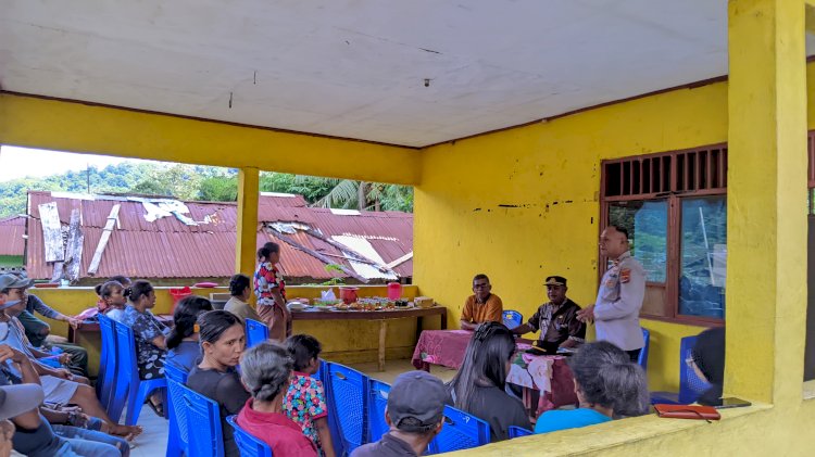 Dengar Langsung Aspirasi Warga Lisedetu, Kapolsek Wolowaru Gelar Jumat Curhat dan Ajak Sukseskan Program Ketahanan Pangan Nasional