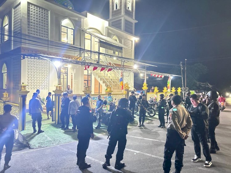 Polres Ende dan Satbrimobda NTT Gelar Patroli Bersama, Pastikan Sholat Idul Adha 1447 H di Kota Ende Aman Kondusif