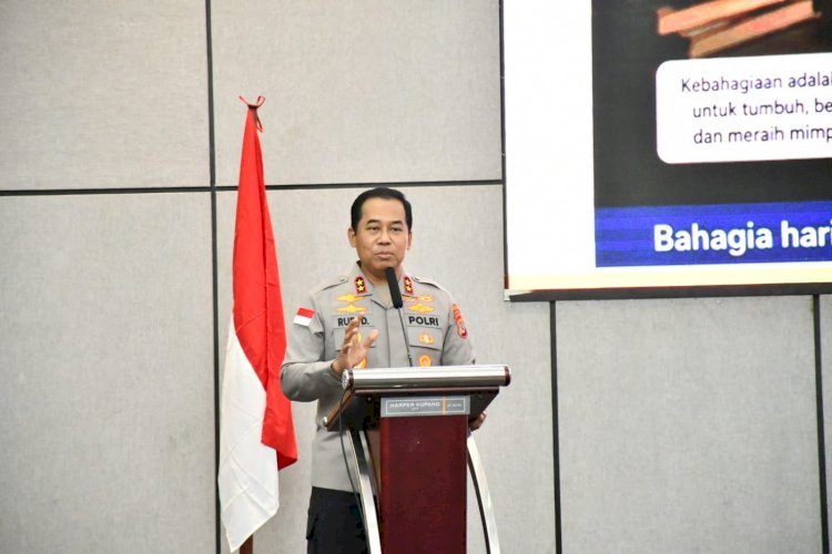 Satu Kapal Menuju Generasi Emas, Polda NTT Gelar Seminar The Art of Smart Parenting Sambut HUT Bhayangkara ke-80 dan HKGB ke-74