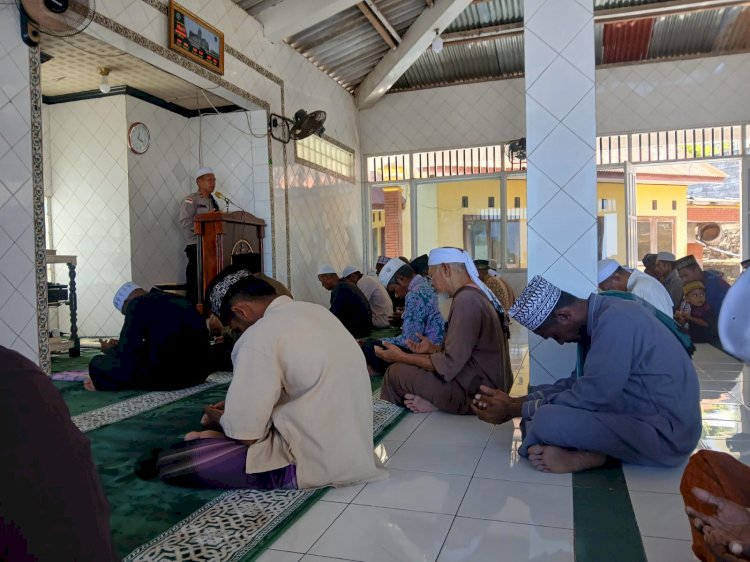 Kapolsek Ende Gelar Safari Jumat, Ajak Warga Jaga Kamtibmas dan Manfaatkan Layanan 110