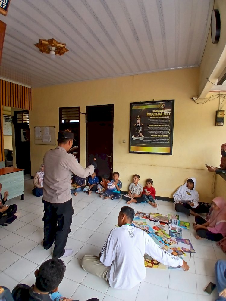 Polsek Ende Gelar Program Peduli Anak dan Literasi, Tanamkan Budaya Membaca Sejak Dini