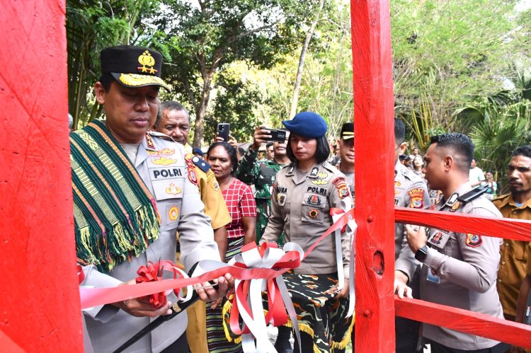 Kapolda NTT Resmikan Jembatana Merah Putih, Tangis Haru Warga Bestobe Pecah Sambut Harapan Baru