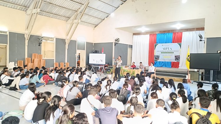Bentengi Generasi Muda, Polres Ende Edukasi Ratusan Siswa SMA Katolik Frateran Ndao Lewat Police Goes to School