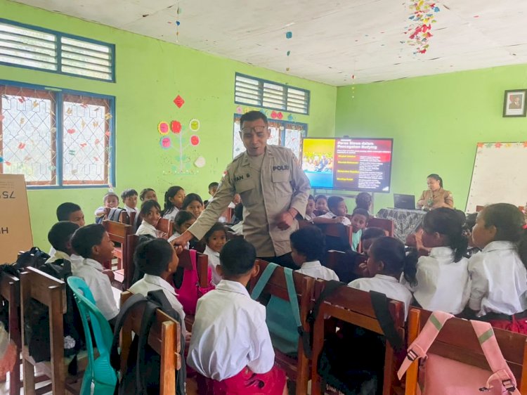 Cegah Perundungan Sejak Dini, Polsek Wolowaru Edukasi Puluhan Siswa SDK Wolondopo 1