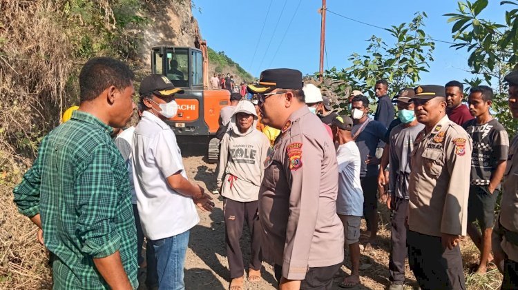 Akses Lintas Selatan Ndona Kembali Terbuka, Respon Cepat Polres Ende Pulihkan Jalur Pascagempa