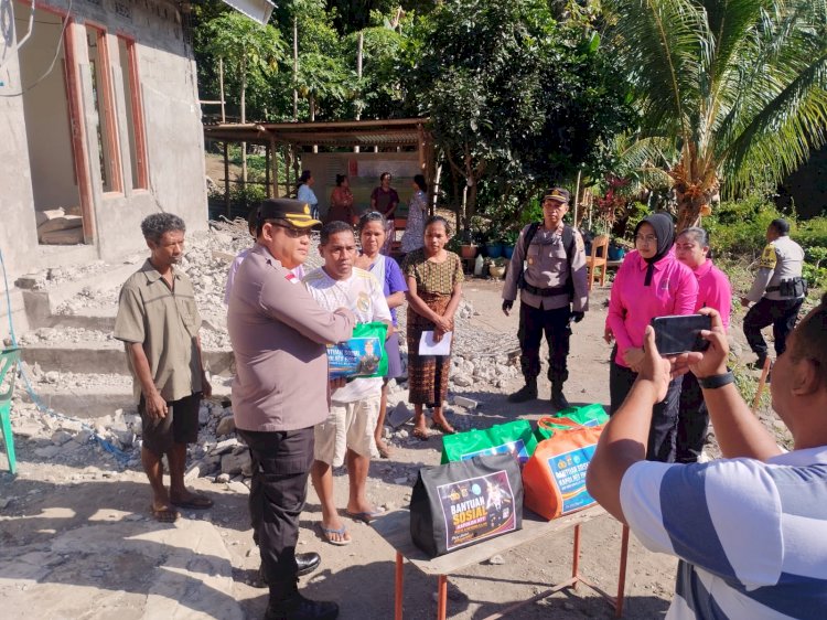 Aksi Cepat Wujud Kepedulian, Polres Ende bersama Bhayangkari Terus Salurkan Bantuan Sosial Kapolda NTT untuk Warga Terdampak Gempa Bumi