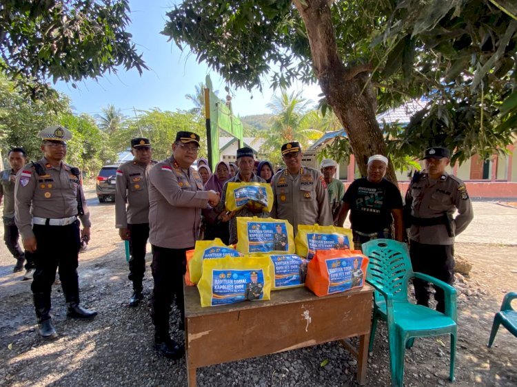 POLDA NTT & POLRES ENDE SALURKAN BANTUAN UNTUK KORBAN GEMPA DI NANGAPANDA