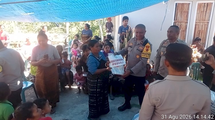 Menembus Jalur Terisolir, Polres Ende Polda NTT Salurkan Bantuan Sosial untuk Korban Gempa di Desa Ngguwa