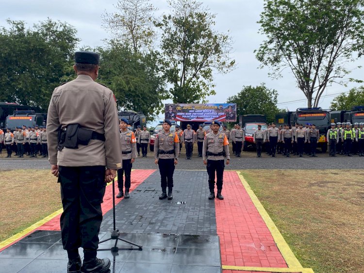 Tuntas Emban Misi Kemanusiaan Bencana Flores, Ratusan Personel BKO Brimob Nusantara Dilepas dalam Apel Haru di Polres Ende
