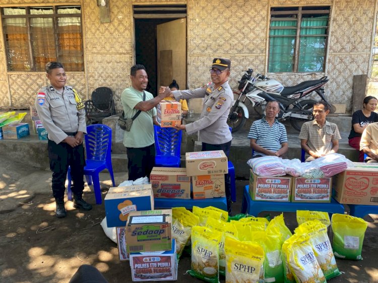 Polres Ende Polda NTT Terus Salurkan Bantuan Sosial Bagi Warga Pasca Gempa Bumi Flores