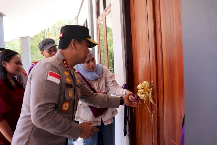Wujud Nyata Kepedulian Pendidikan di NTT, Kapolda NTT Resmikan Revitalisasi SMPTK Imanuel Tuapakas