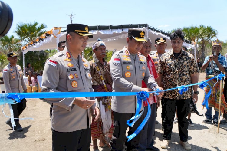 Disambut Tangis Haru Masyarakat Desa Benu Takari, Kapolda NTT Resmikan Sumur Bor di Desa Benu