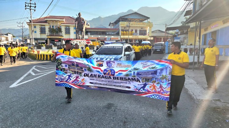 Perkuat Sinergitas dan Soliditas, Polres Ende dan Kompi 3 Yon B Pelopor Gelar Olahraga Bersama Peringati HUT Lalu Lintas Bhayangkara ke-71