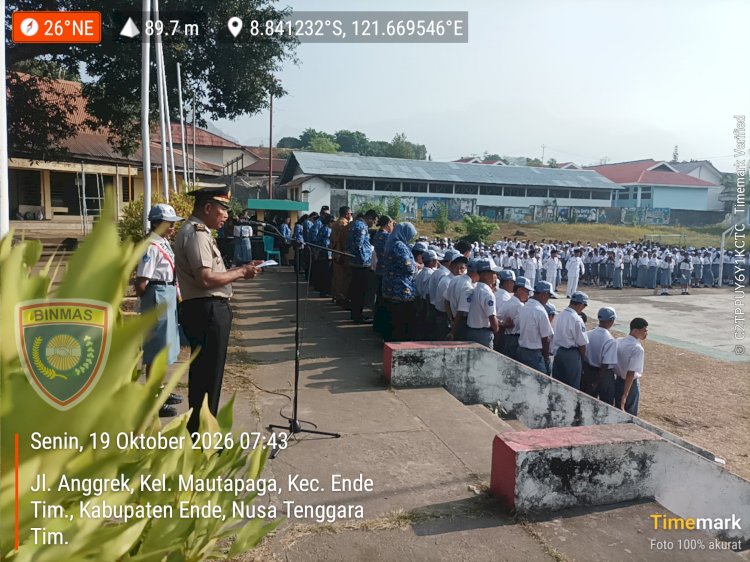 Cegah Bullyng higga Judi Online, Kasat Binmas Polres Ende Turun Langsung Jadi Irup di SMKN 2 Ende