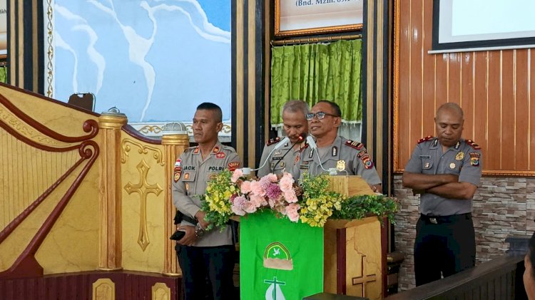 Wujud Polri Hadir di Tengah Masyarakat, Polres Ende Sosialisasi Tertib Berlalu Lintas Lewat Program Minggu Kasih di Gereja Syalom