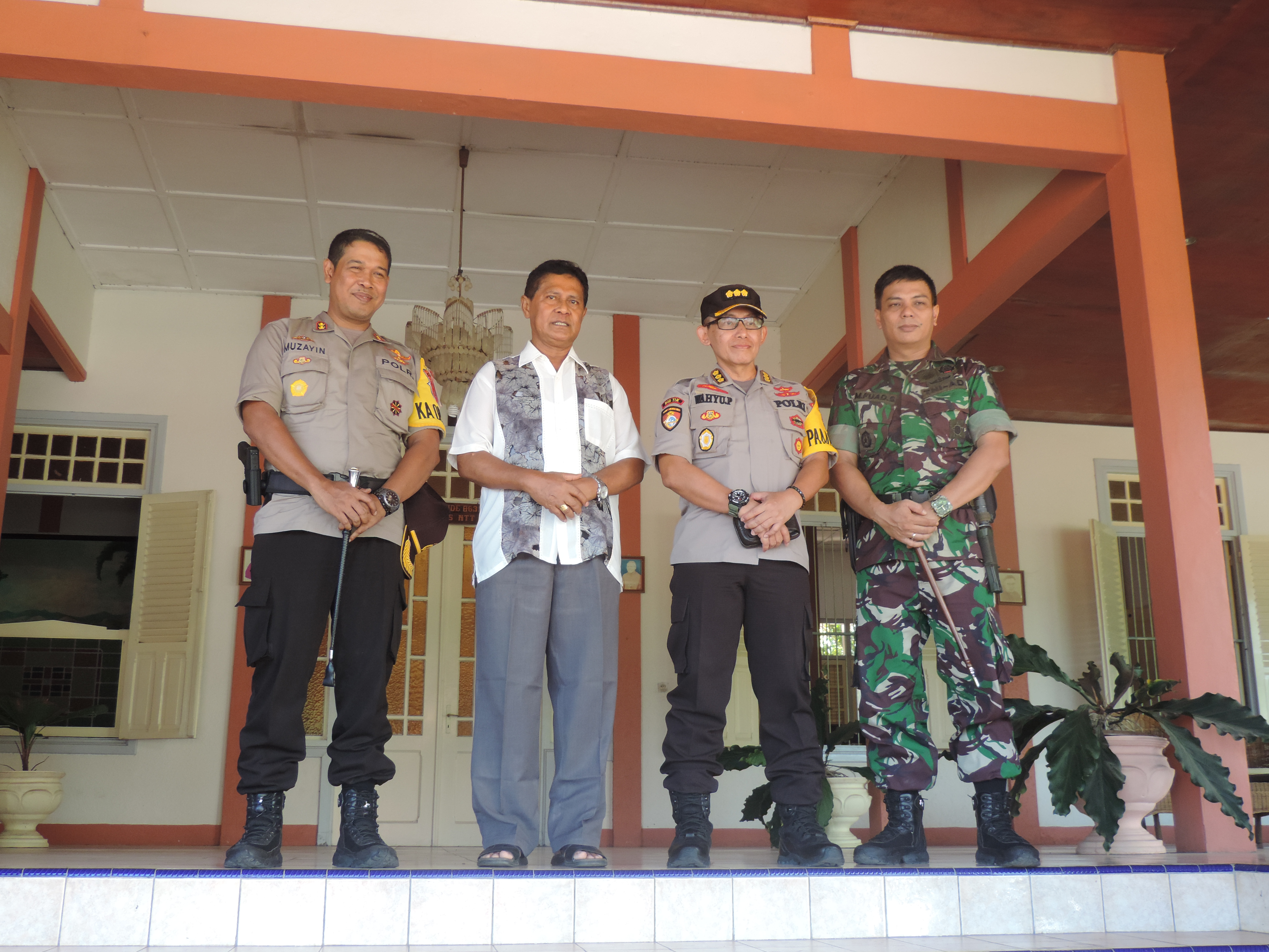 H-1 Jelang Pemilu 2019 TNI POLRI Tingkatkan Patroli dan Sambang Ke Tokoh Agama Di Kabupaten Ende.