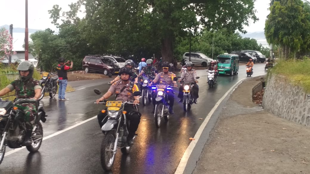 Patroli Sepeda Motor, Kapolres Ende Bersama Dandim 1602 Ende Mengecek Pengamanan di Setiap TPS Yang Melaksanakan PSU
