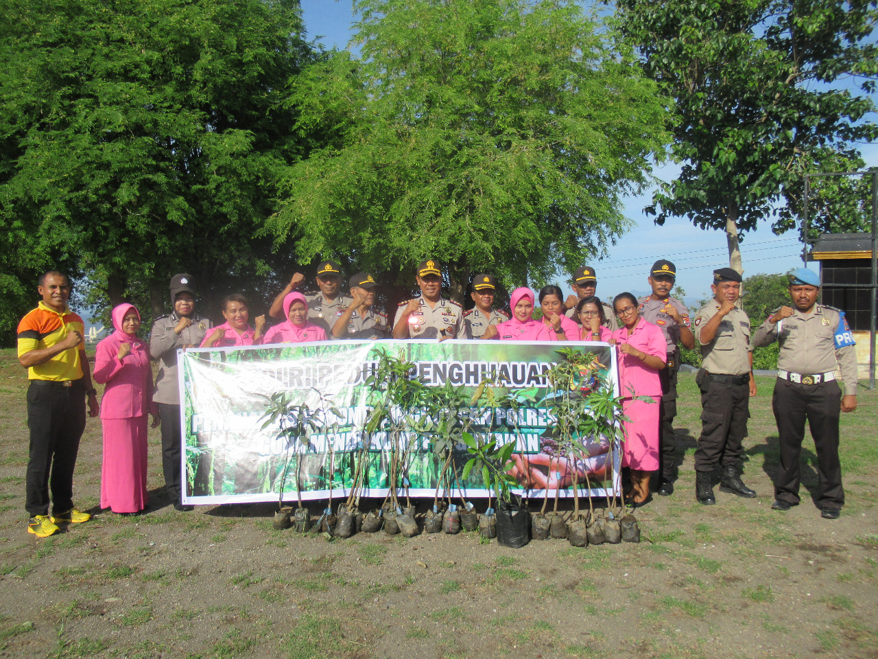 Gerakan Polri Peduli Penghijauan, Polres Ende Melaksanakan Penanaman Pohon