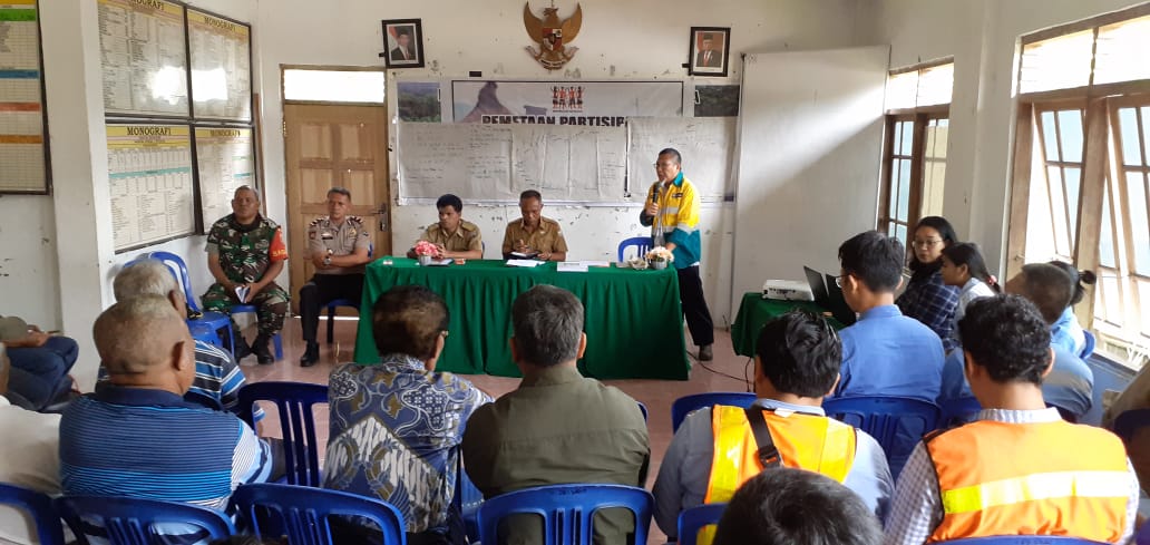 Kapolsek Detusoko Hadiri Pertemuan Antara Management PT. Sokoria Geothermal Indonesia dengan Pemilik Hak Ulayat